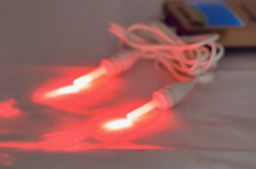 Kingray Light se 2 kablíky - Kingray Light: Nabíjačka bez káblika